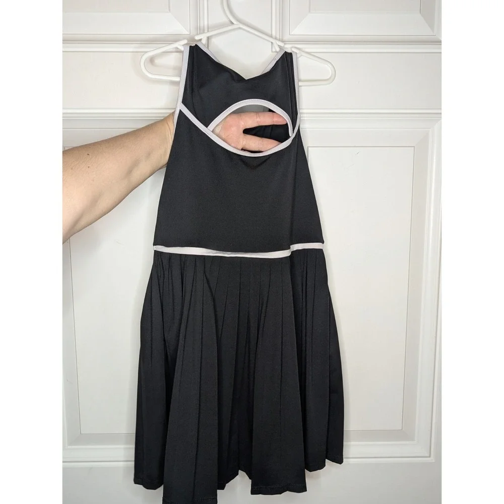 Tommy Bahama Active Girls Athletic Dress Cutout Black White Pleated Medium